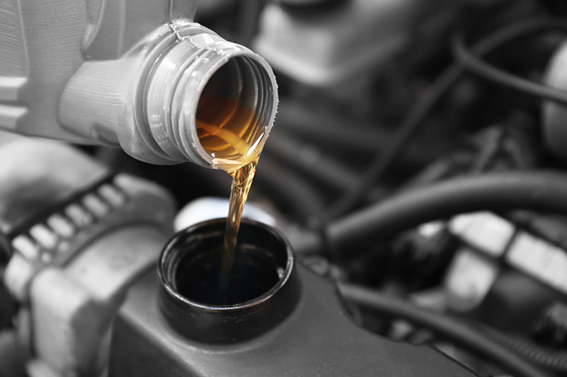 Changing-Engine-Oil-Automotive